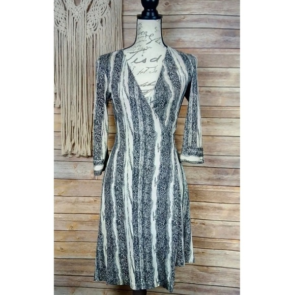 Diane Von Furstenberg | Silk Speckled Dot Print 3/4 Sleeve Wrap Style Midi Dress - Picture 1 of 8